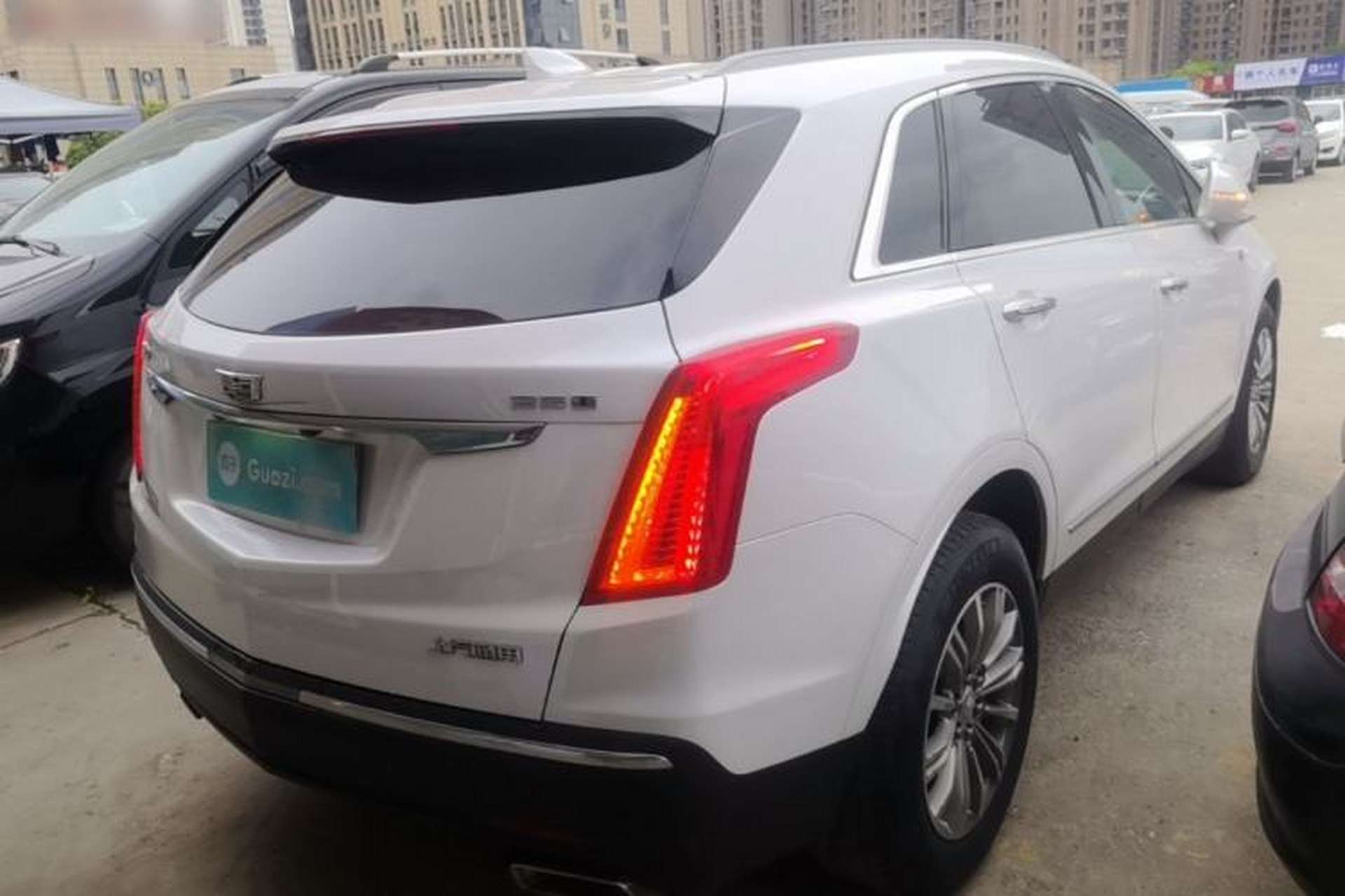 Used Cadillac XT5 2018 25T Luxury Model Rear Right 45 Deg