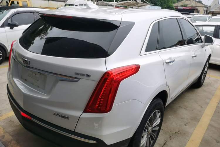 Used Cadillac XT5 2018 25T Luxury Model Rear Right 45 Deg