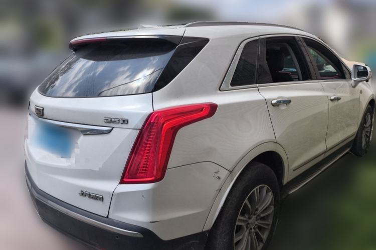Used Cadillac XT5 2018 25T Luxury Model Rear Right 45 Deg