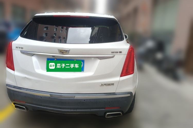 Used Cadillac XT5 2018 25T Luxury Model Rear Right 45 Deg