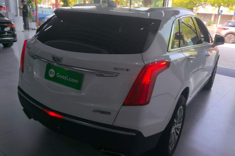 Used Cadillac XT5 2018 25T Luxury Model Rear Right 45 Deg
