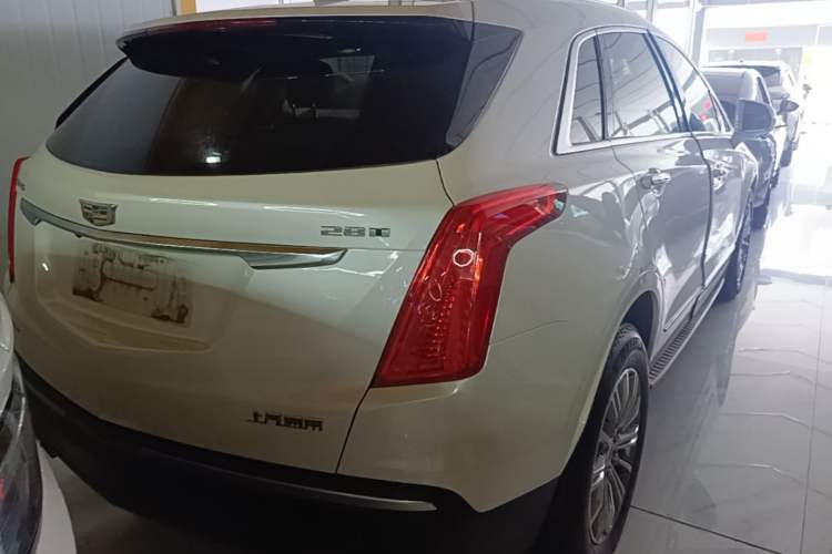 Used Cadillac XT5 2018 28T Four-Wheel Drive Luxury Model Rear Right 45 Deg