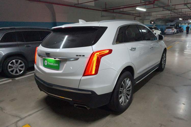 Used Cadillac XT5 2018 25T Luxury Model Rear Right 45 Deg