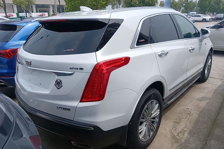 Used Cadillac XT5 2018 25T Luxury Model Rear Right 45 Deg