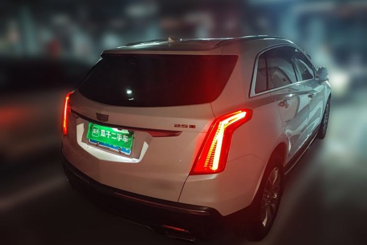 Used Cadillac XT5 2018 25T Luxury Model Rear Right 45 Deg
