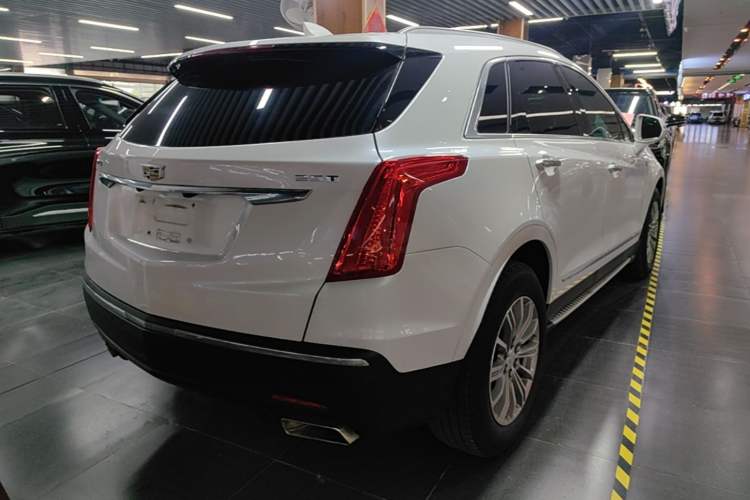 Used Cadillac XT5 2018 25T Luxury Model Rear Right 45 Deg