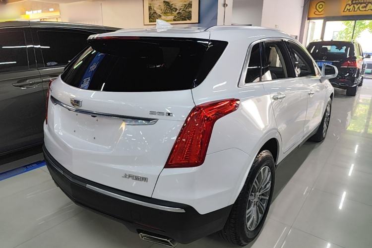 Used Cadillac XT5 2018 25T Luxury Model Rear Right 45 Deg