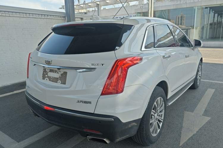 Used Cadillac XT5 2018 28T Four-Wheel Drive Luxury Model Rear Right 45 Deg