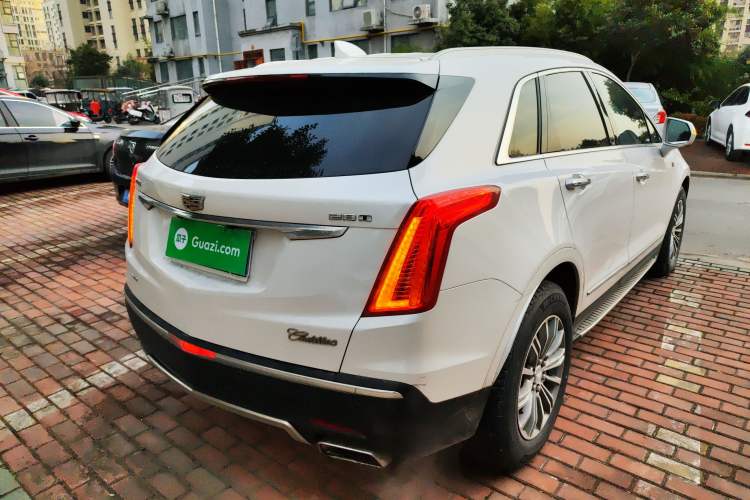 Used Cadillac XT5 2018 25T Luxury Model Rear Right 45 Deg