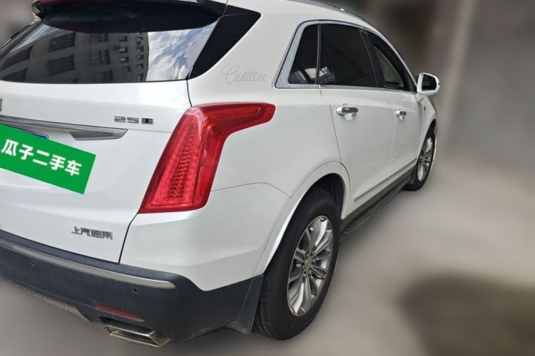Used Cadillac XT5 2018 25T Luxury Model Rear Right 45 Deg