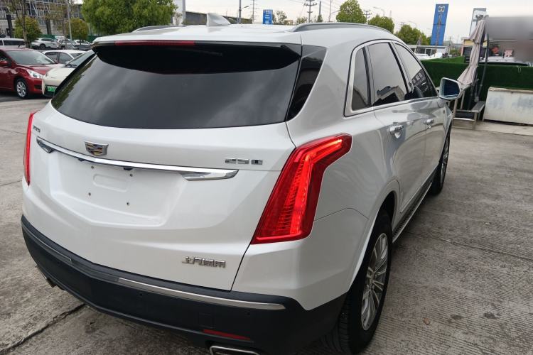 Used Cadillac XT5 2018 25T Luxury Model Rear Right 45 Deg