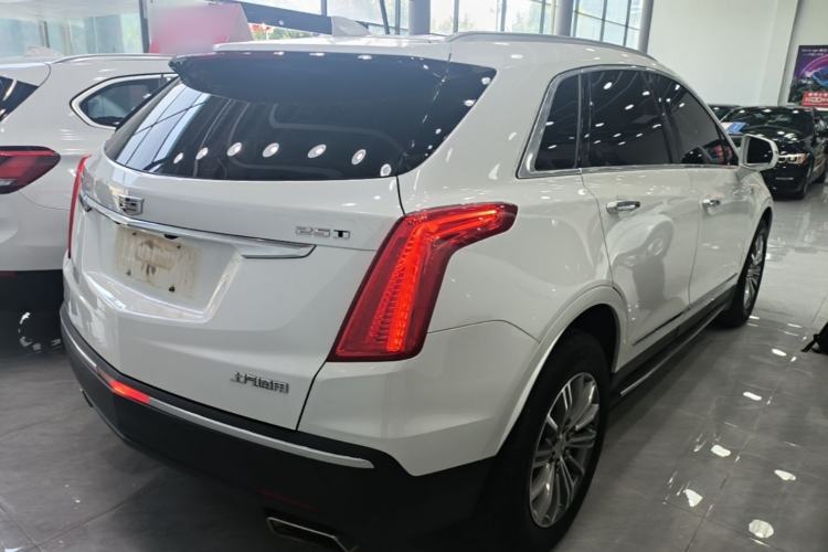 Used Cadillac XT5 2018 25T Luxury Model Rear Right 45 Deg