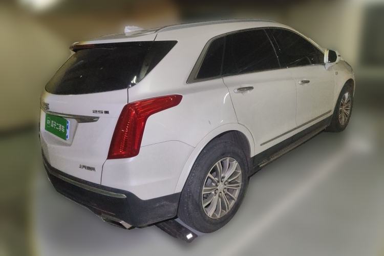 Used Cadillac XT5 2018 25T Luxury Model Rear Right 45 Deg
