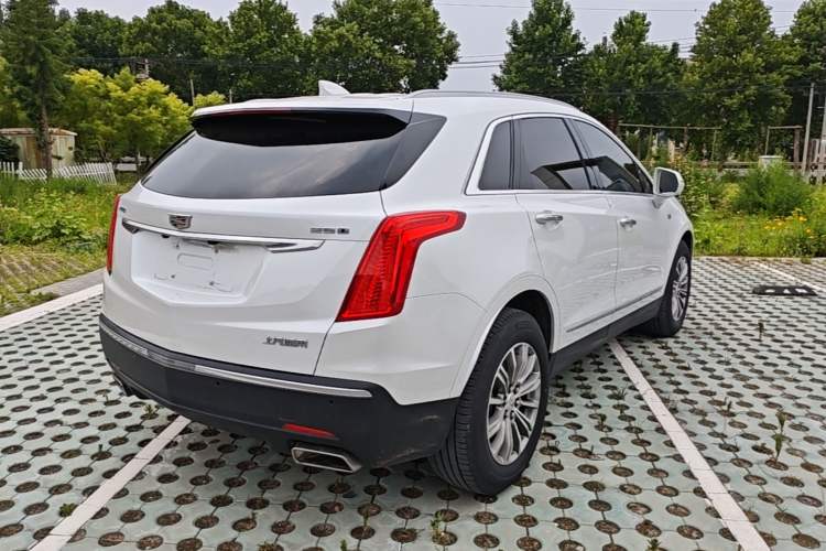 Used Cadillac XT5 2018 25T Luxury Model Rear Right 45 Deg