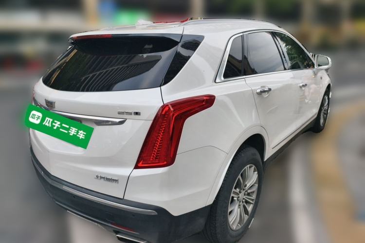 Used Cadillac XT5 2018 25T Luxury Model Rear Right 45 Deg
