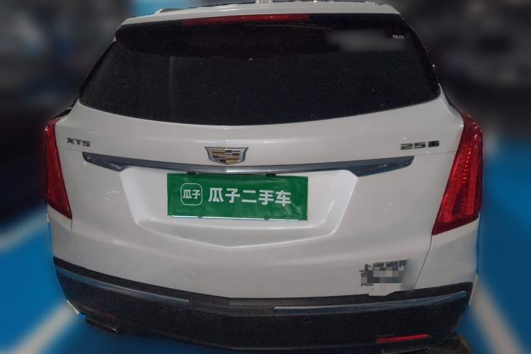 Used Cadillac XT5 2018 25T Luxury Model Rear