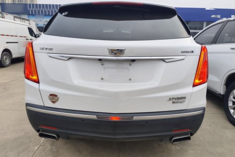 Used Cadillac XT5 2018 25T Luxury Model Rear