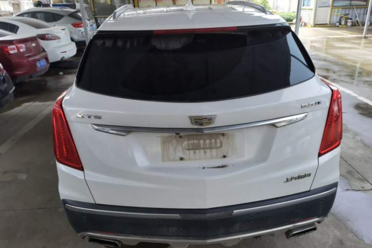 Used Cadillac XT5 2018 25T Luxury Model Rear