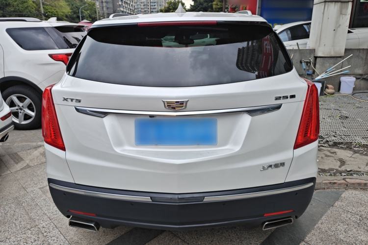 Used Cadillac XT5 2018 25T Luxury Model Rear