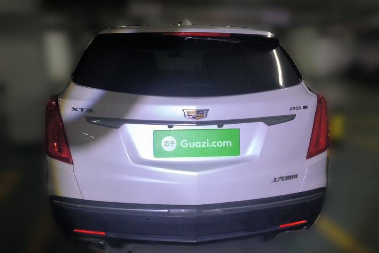 Used Cadillac XT5 2018 25T Luxury Model Rear