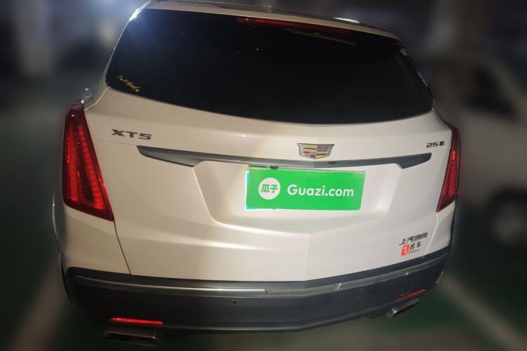 Used Cadillac XT5 2018 25T Luxury Model Rear