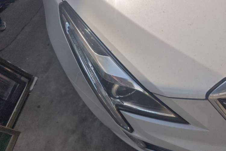 Used Cadillac XT5 2018 25T Luxury Model Right Front Headlight