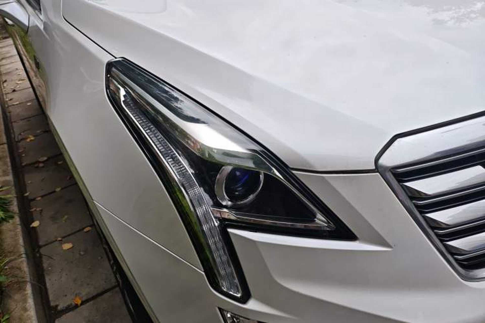 Used Cadillac XT5 2018 25T Luxury Model Right Front Headlight