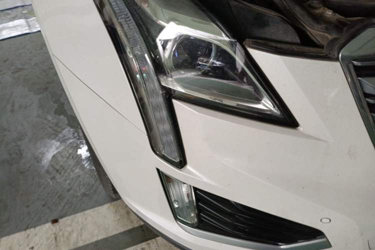 Used Cadillac XT5 2018 25T Luxury Model Right Front Headlight