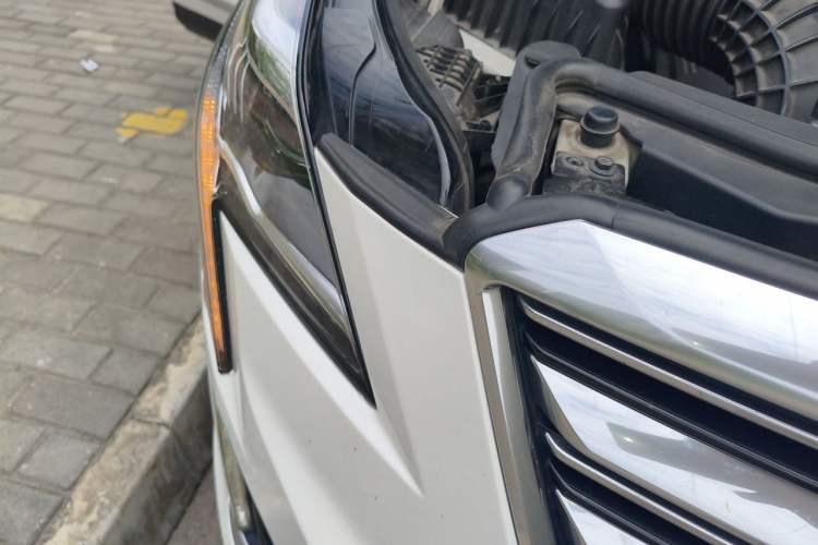 Used Cadillac XT5 2018 28E Four-Wheel Drive Leading Version Right Front Headlight