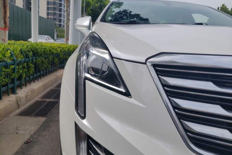 Used Cadillac XT5 2018 25T Luxury Model Right Front Headlight