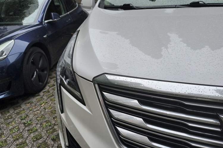 Used Cadillac XT5 2018 28T Four-Wheel Drive Luxury Model Right Front Headlight