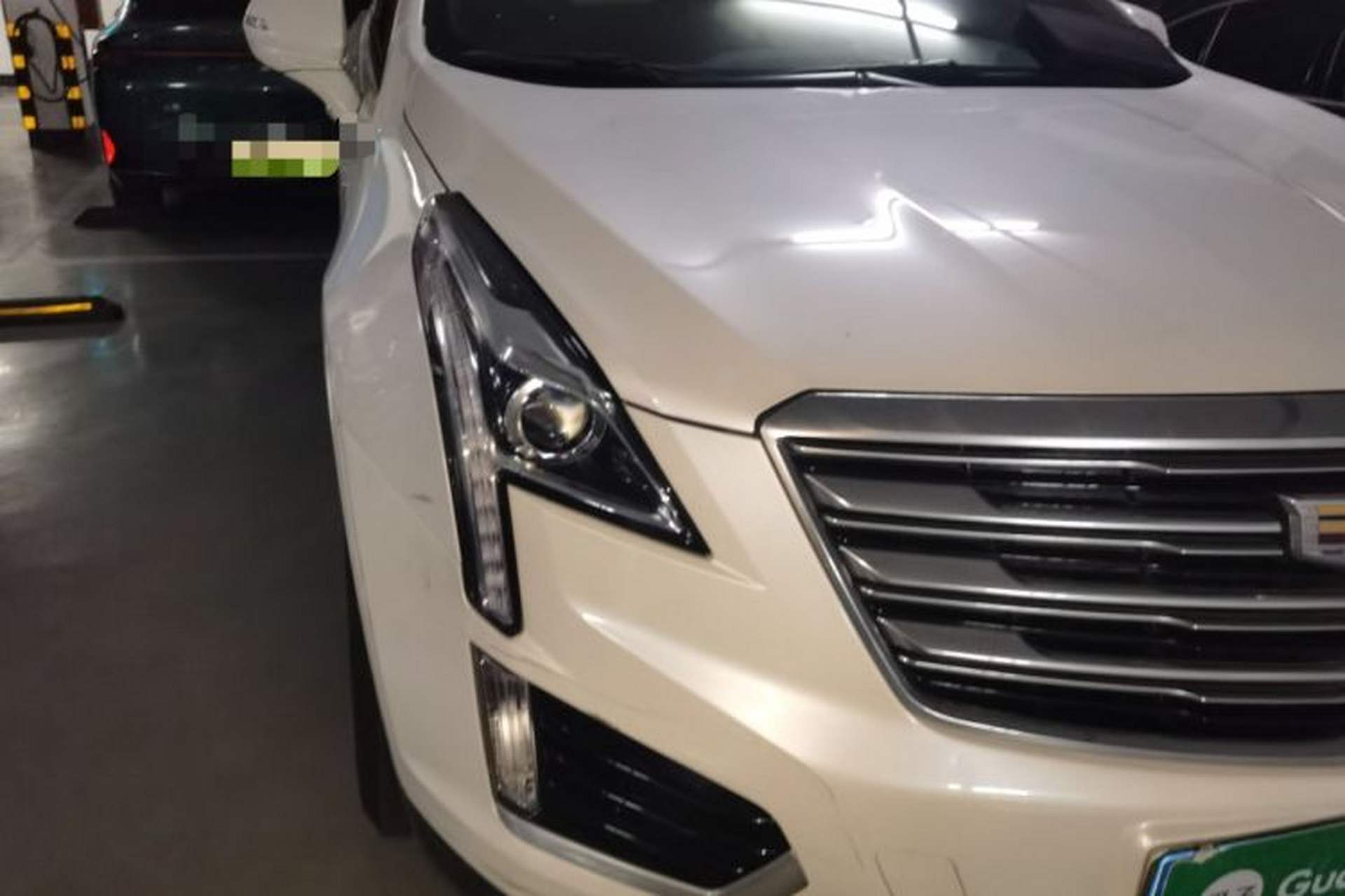 Used Cadillac XT5 2018 25T Tech Model Right Front Headlight