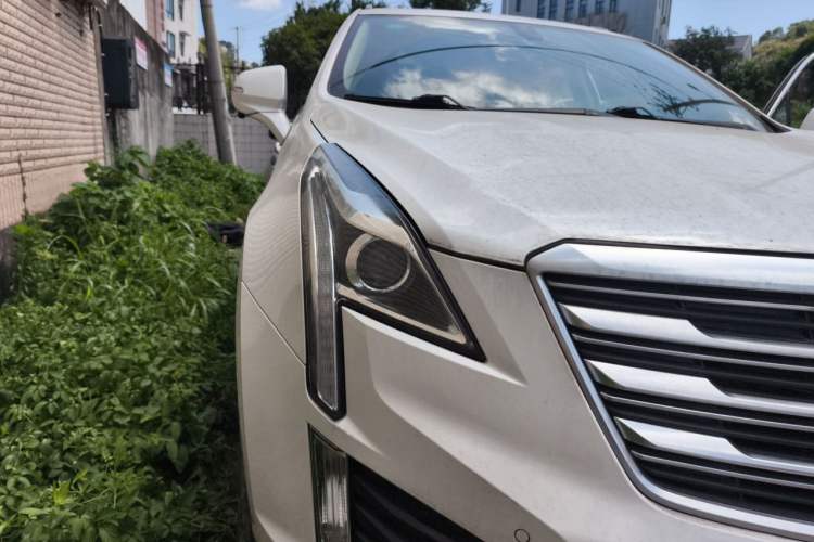 Used Cadillac XT5 2018 25T Luxury Model Right Front Headlight