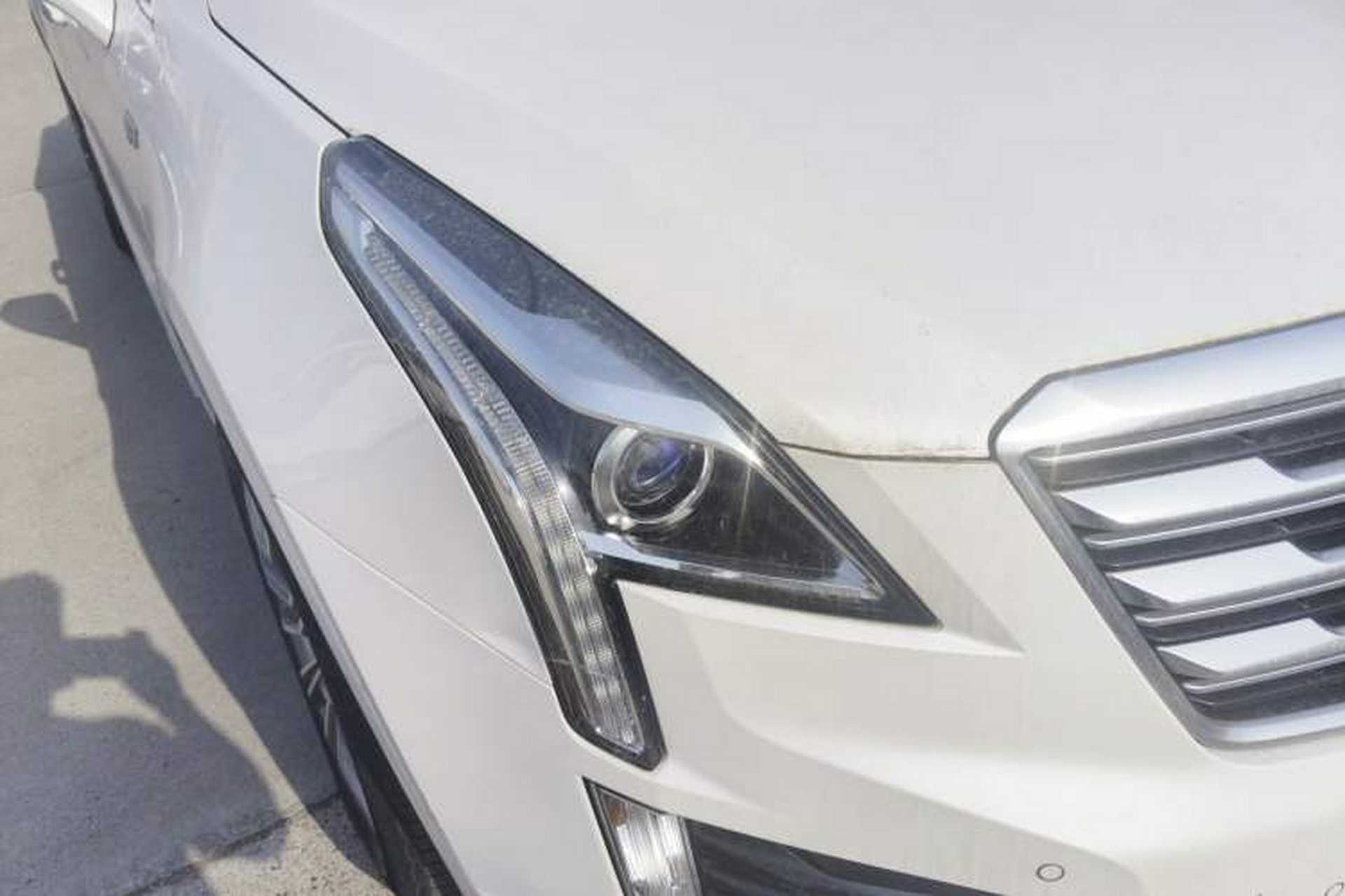 Used Cadillac XT5 2018 25T Luxury Model Right Front Headlight