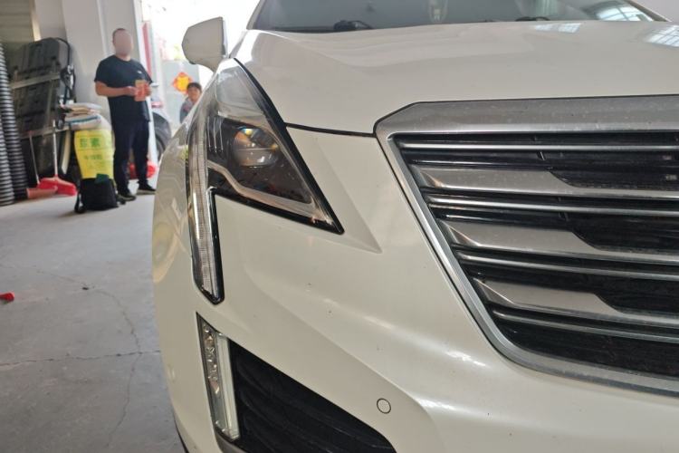 Used Cadillac XT5 2018 28E Four-Wheel Drive Leading Version Right Front Headlight