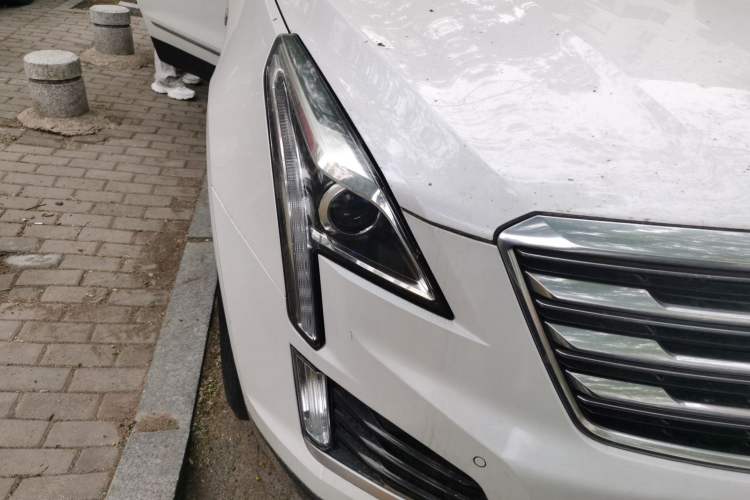 Used Cadillac XT5 2018 25T Luxury Model Right Front Headlight