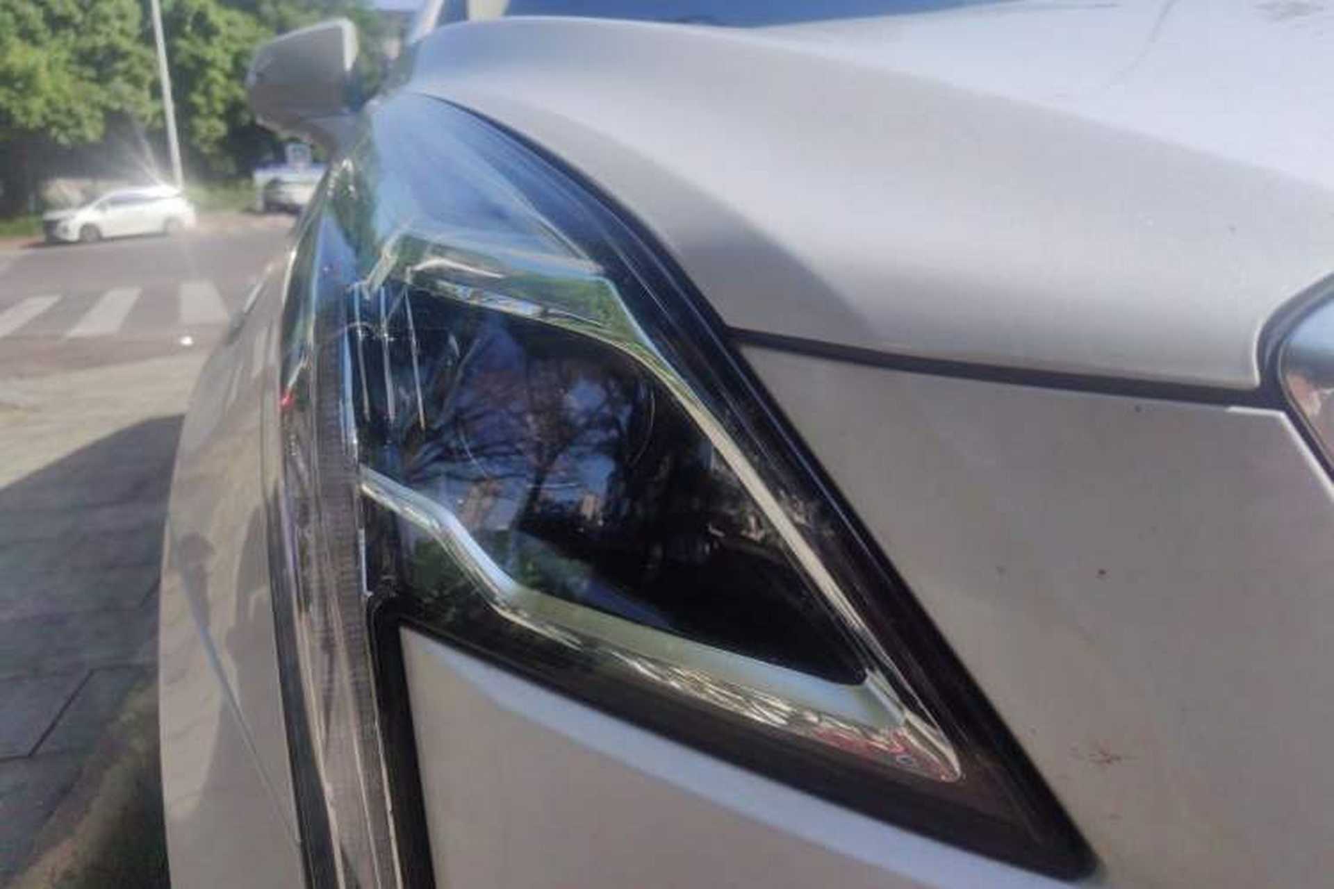 Used Cadillac XT5 2018 28T Four-Wheel Drive Luxury Model Right Front Headlight