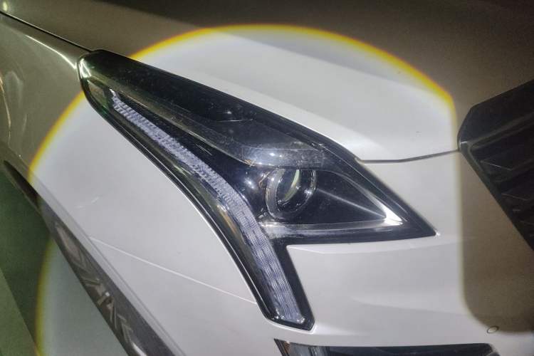 Used Cadillac XT5 2018 25T Luxury Model Right Front Headlight