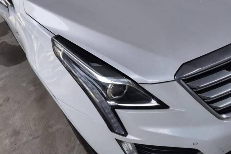 Used Cadillac XT5 2018 25T Luxury Model Right Front Headlight