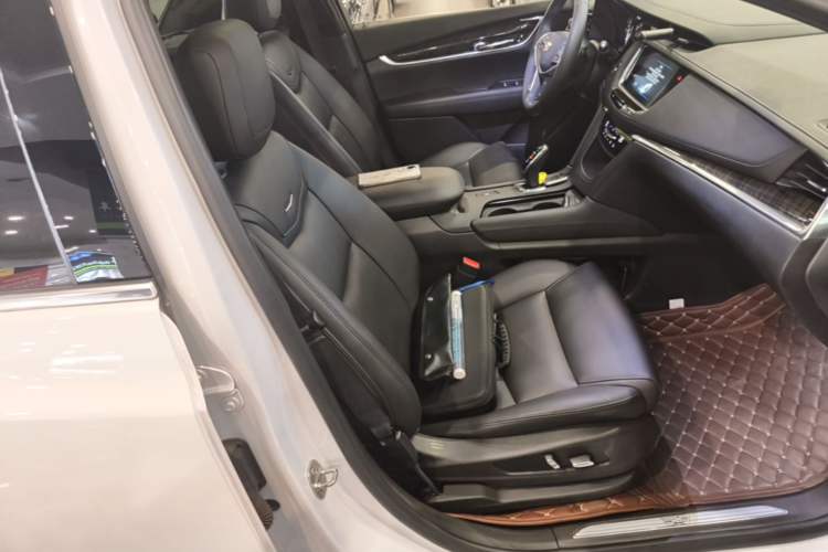 Used Cadillac XT5 2018 25T Tech Model Right Front Seat