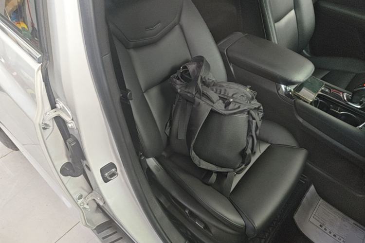Used Cadillac XT5 2018 28E Four-Wheel Drive Tech Version Right Front Seat