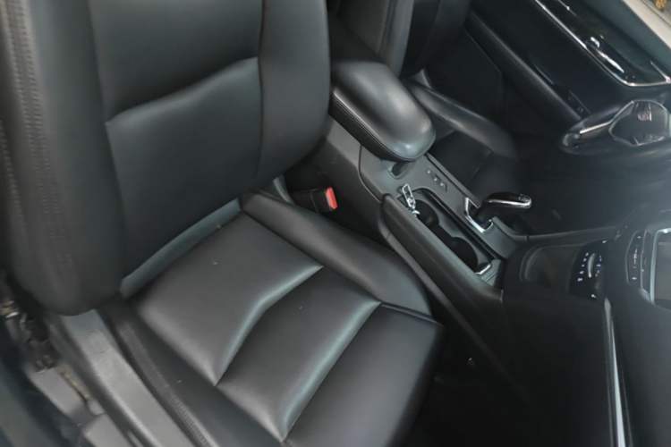 Used Cadillac XT5 2018 28E Four-Wheel Drive Tech Version Right Front Seat