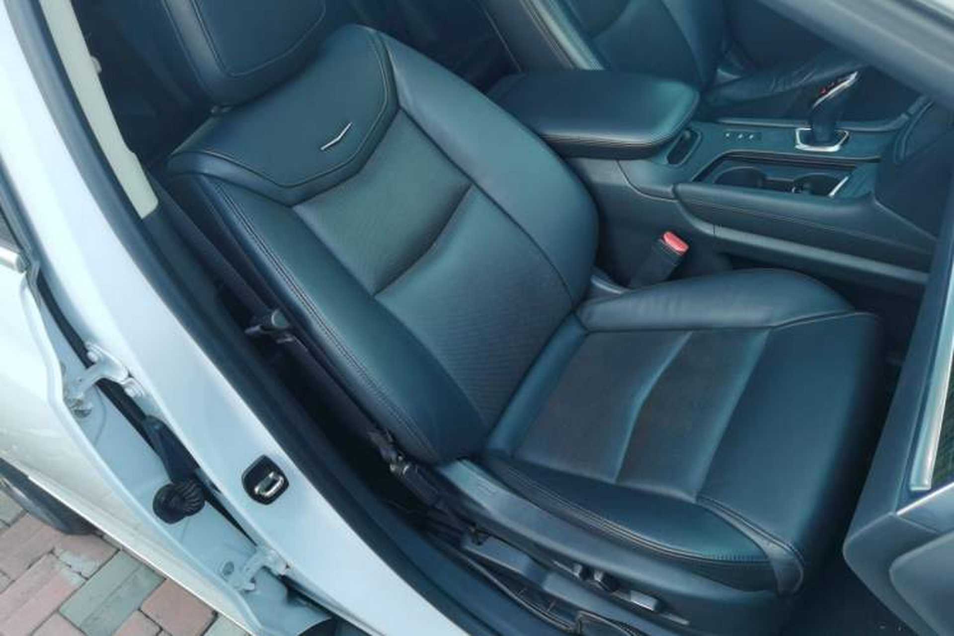 Used Cadillac XT5 2018 28T Four-Wheel Drive Luxury Model Right Front Seat