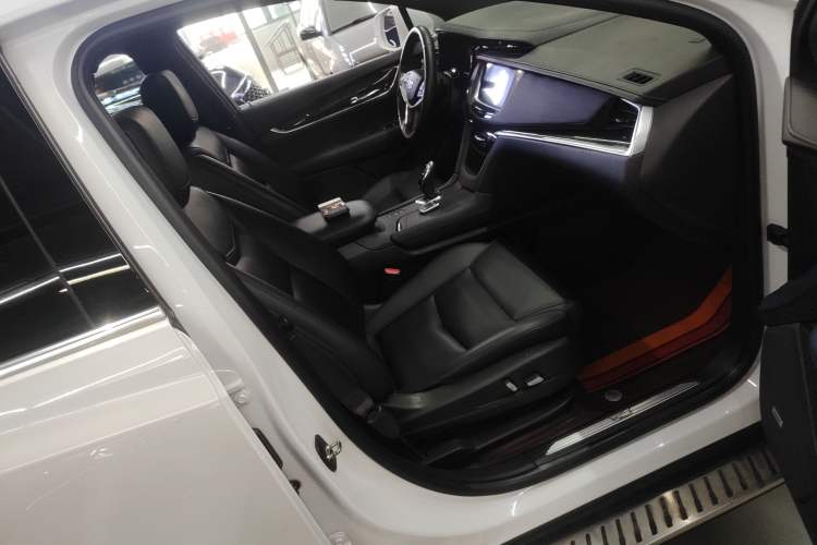 Used Cadillac XT5 2018 28E Four-Wheel Drive Tech Version Right Front Seat