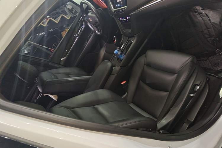 Used Cadillac XT5 2018 28E Four-Wheel Drive Tech Version Right Front Seat