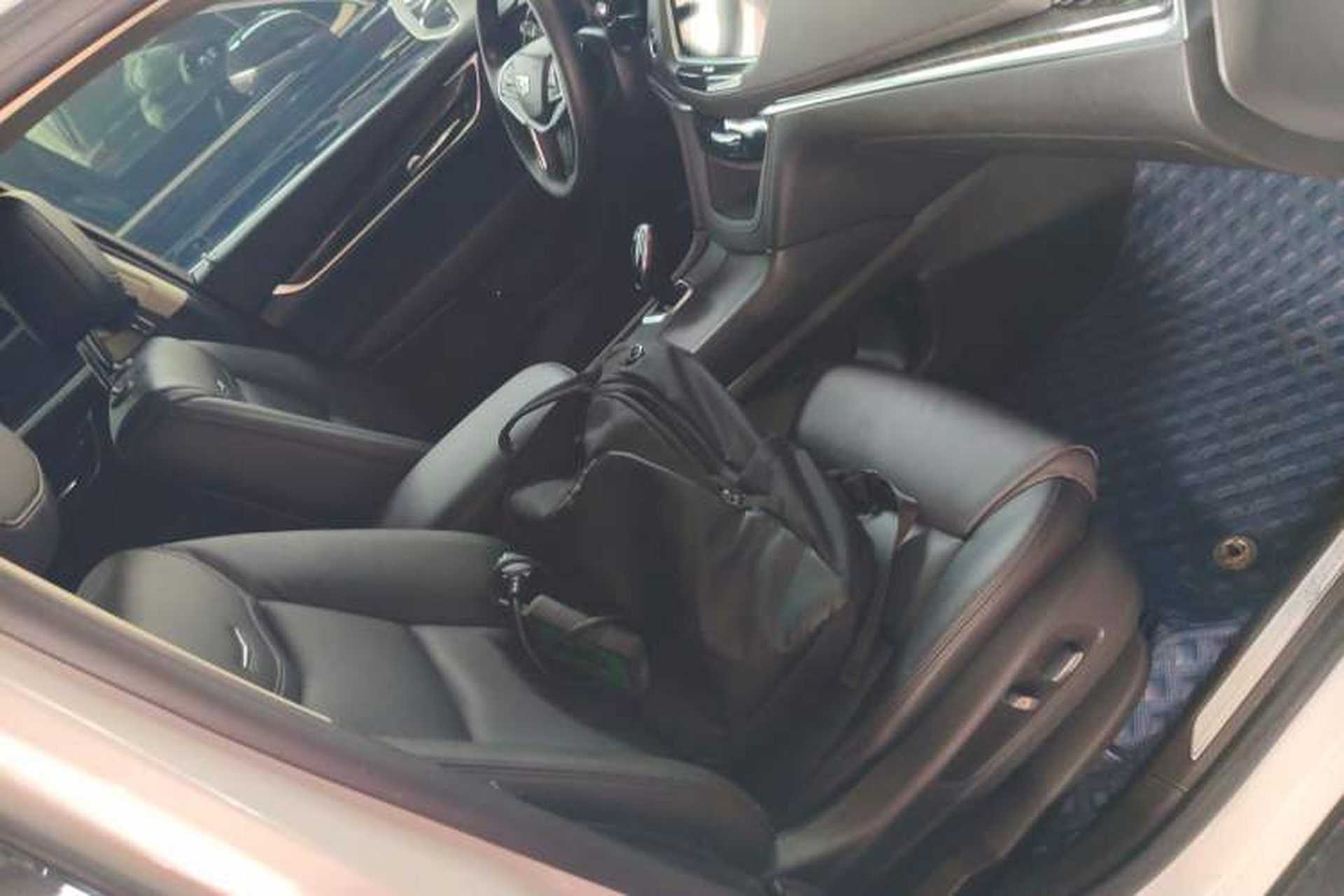 Used Cadillac XT5 2018 25T Luxury Model Right Front Seat