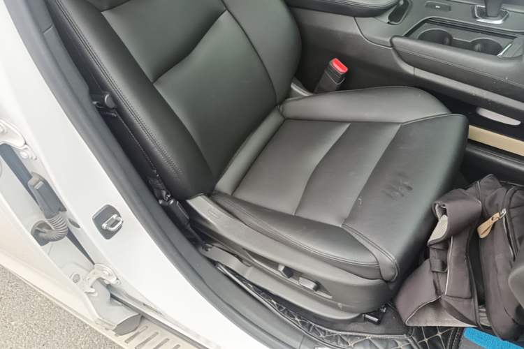Used Cadillac XT5 2018 25T Tech Model Right Front Seat