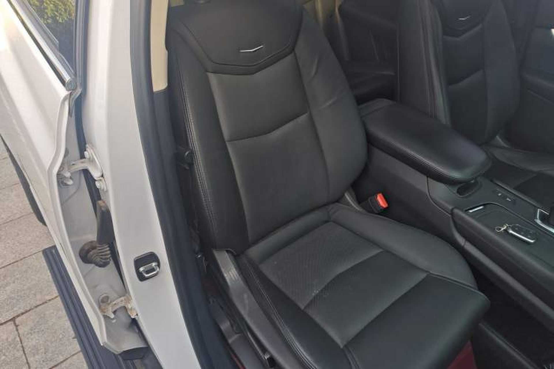 Used Cadillac XT5 2018 25T Luxury Model Right Front Seat