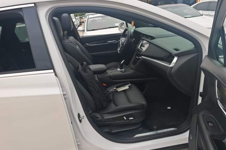 Used Cadillac XT5 2018 28E Four-Wheel Drive Tech Version Right Front Seat