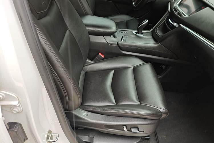 Used Cadillac XT5 2018 28E Four-Wheel Drive Tech Version Right Front Seat